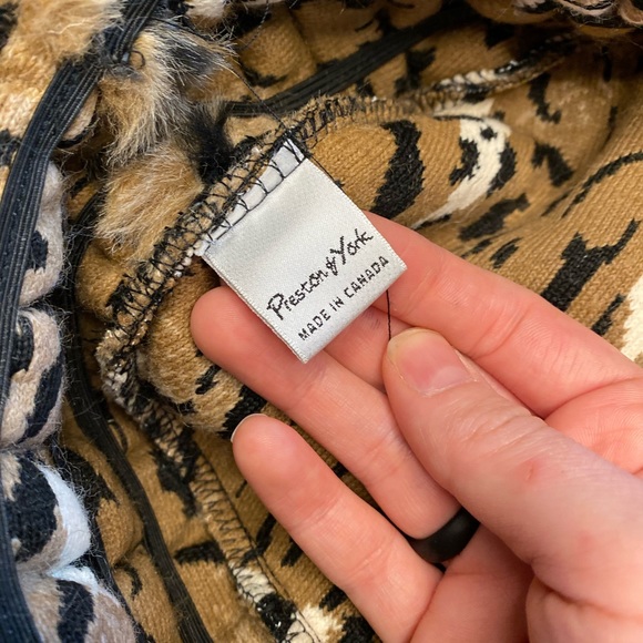 Preston & York cheetah hat and scarf - Picture 7 of 12